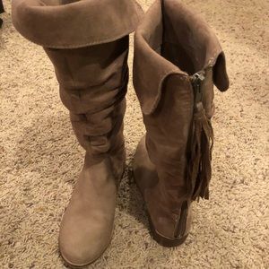 Justice Girls Boots with Tassel Back Zipper Size 1